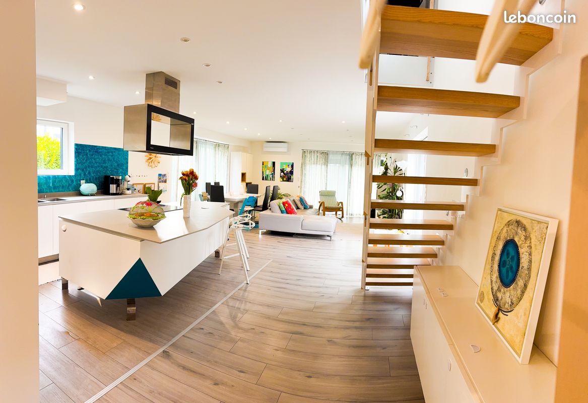 Maison 5 pièces 150 m² · à Village-Neuf · 150 m² · 680 000 €