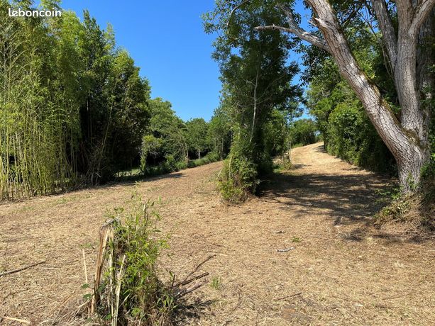 Terrain 3170 m² Sansais
