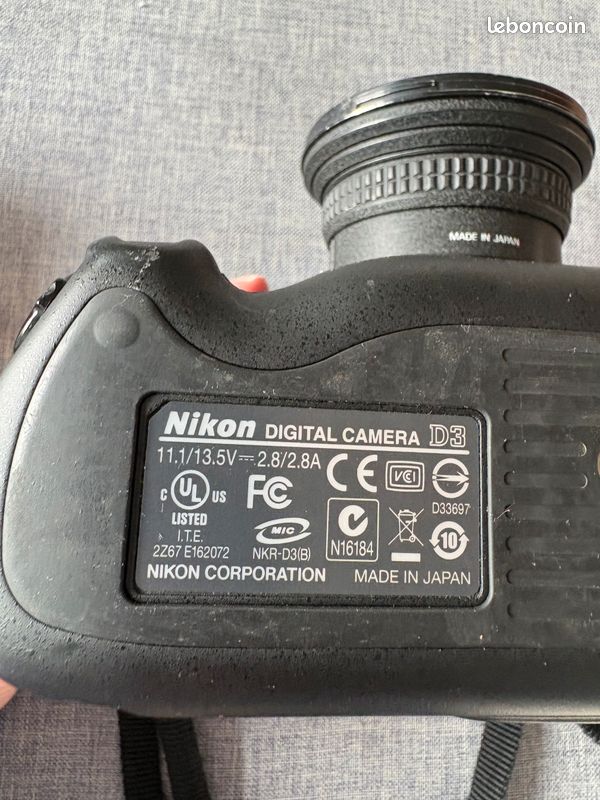 Nikon D3 avec 2 batteries, chargeur et 2 cartes mémoire (image 8)