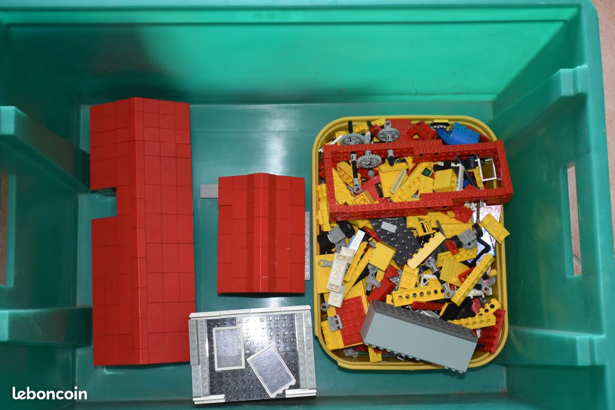 Legos (image 1)