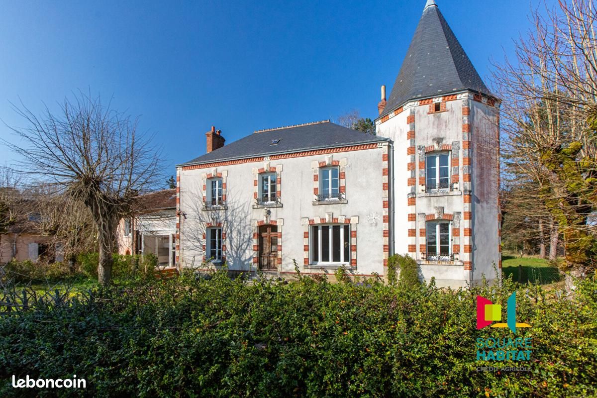 Maison 19 pièces 480 m² · à Cour-Cheverny · 480 m² · 500 000 €