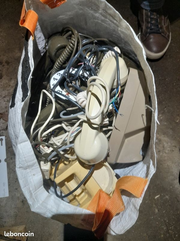 Téléphones anciens + pièces (image 7)