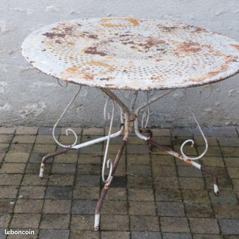 Table (image 1)