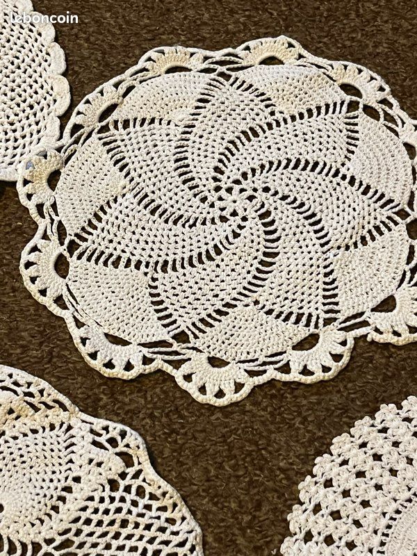 Napperons en crochet – ovale et rond on Gens de Confiance