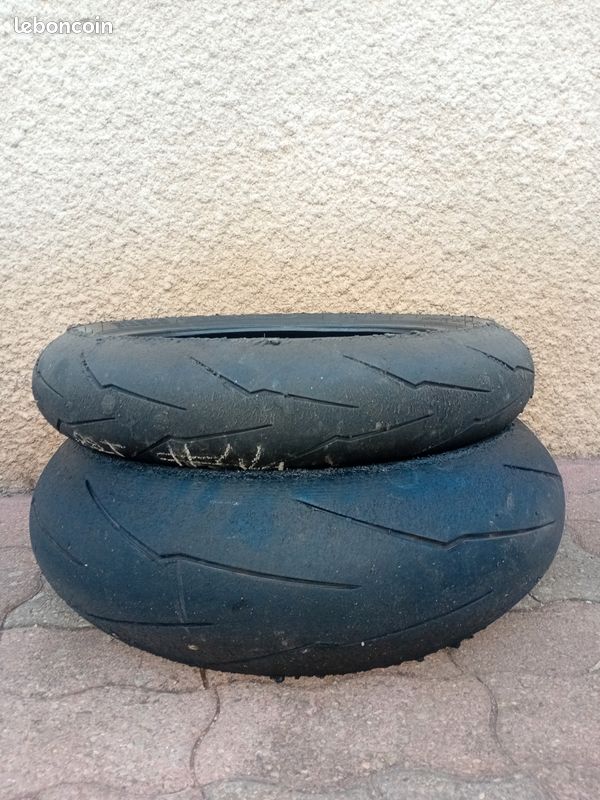 Pneu Pirelli Supercorsa V3 SC2 (image 1)