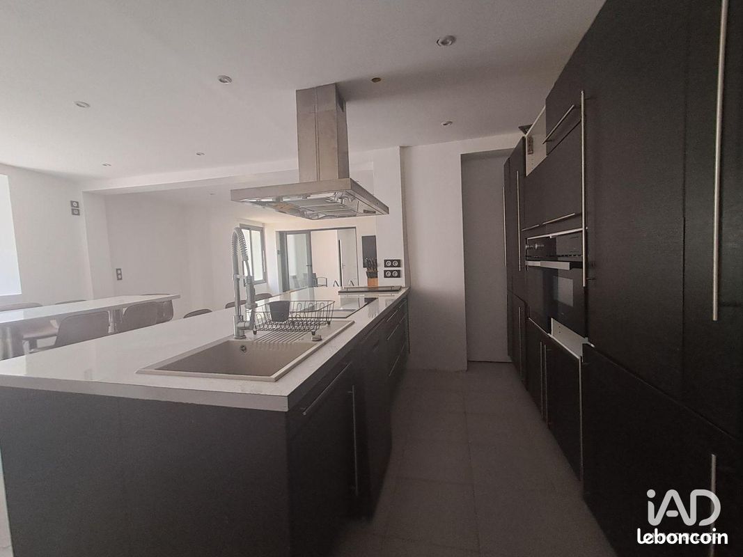 Maison 7 pièces 197 m² · à Saint-André-de-Roquelongue · 197 m² · 265 000 €