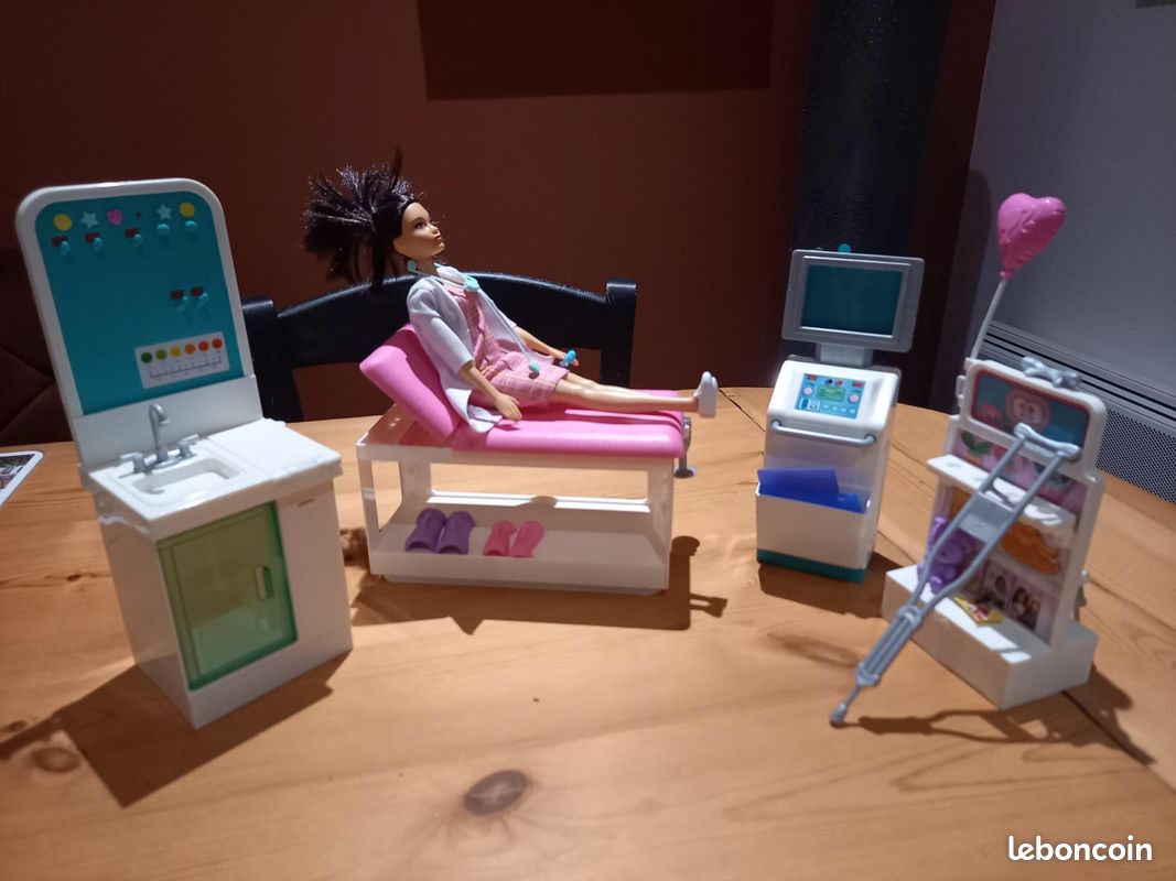 Barbie cabinet médical (image 2)