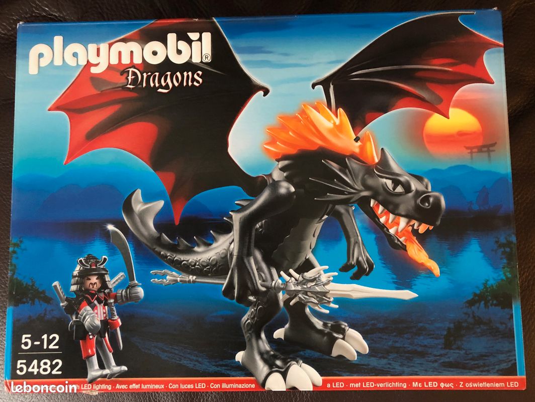 Playmobil Grand dragon royal avec flammes lumineuses 5482 (image 2)