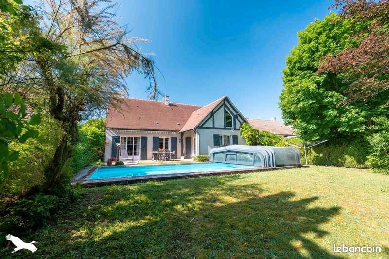 Maison 6 pièces 169 m² · à Mehun-sur-Yèvre · 169 m² · 317 700 €