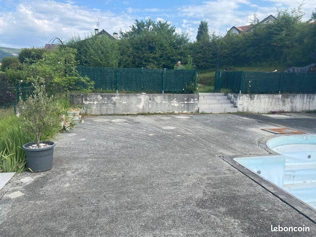 Terrain à bâtir de 998 m² à SAINT-MARTIN-BELLEVUE (74) · à Fillière · 323 000 €
