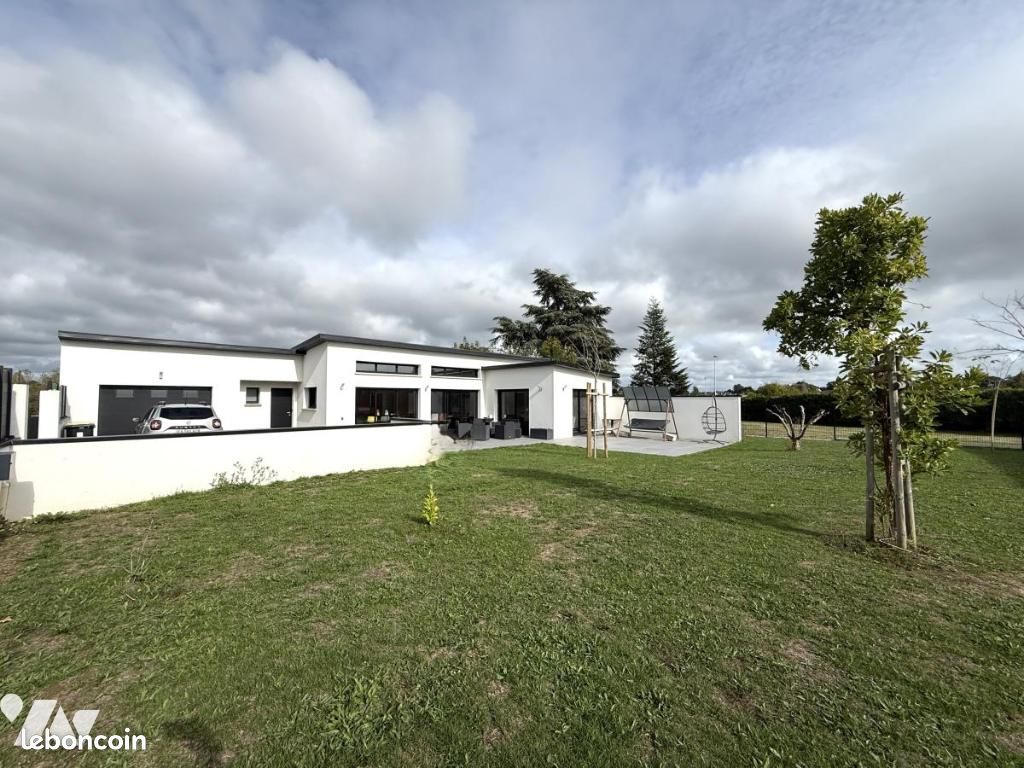 Maison 6 pièces 148 m² · à Pluneret · 148 m² · 880 000 €
