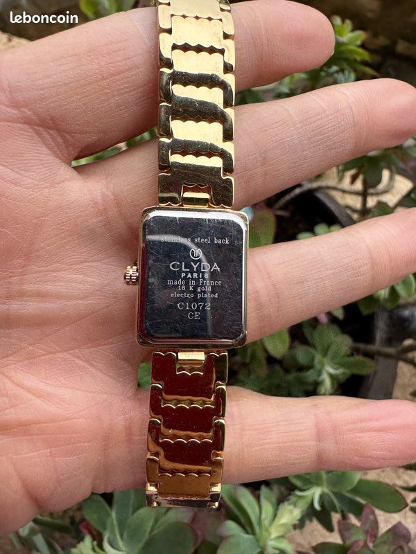 La montre Gisèle, fine et élégante au poignet #clyda #paris