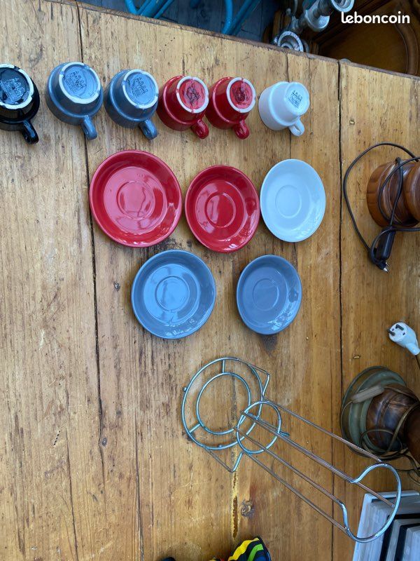 Lot de petites tasses (image 1)