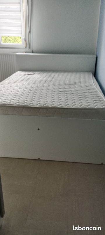 Lit adulte avec tête de lit et rangement (image 1)