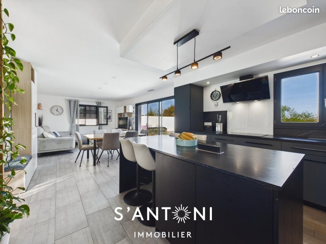 Maison 5 pièces 109 m² · à Saint-Thibéry · 109 m² · 398 000 €