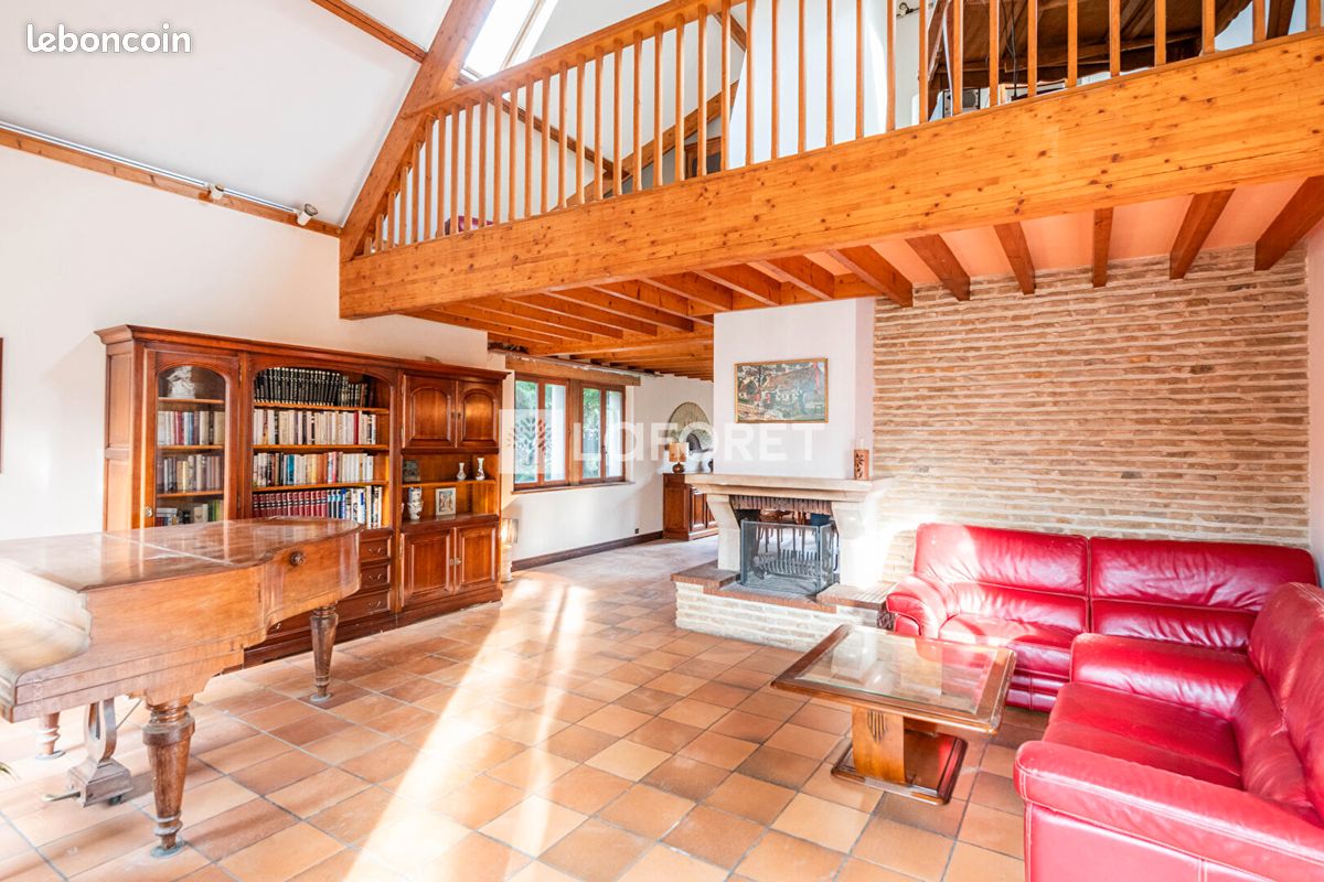 Maison 7 pièces 230 m² · à La Celle-Saint-Cloud · 230 m² · 830 000 €