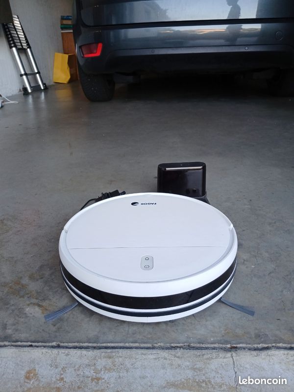 Robot aspirateur laveur (image 1)