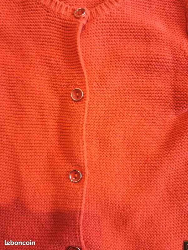 Gilet en maille rouge (image 3)
