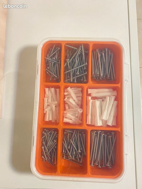 Set de 260 vis et chevilles IKEA (image 1)