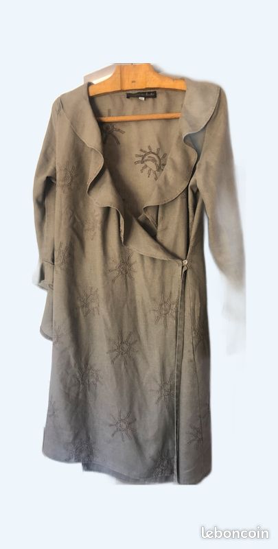 Robe (image 1)