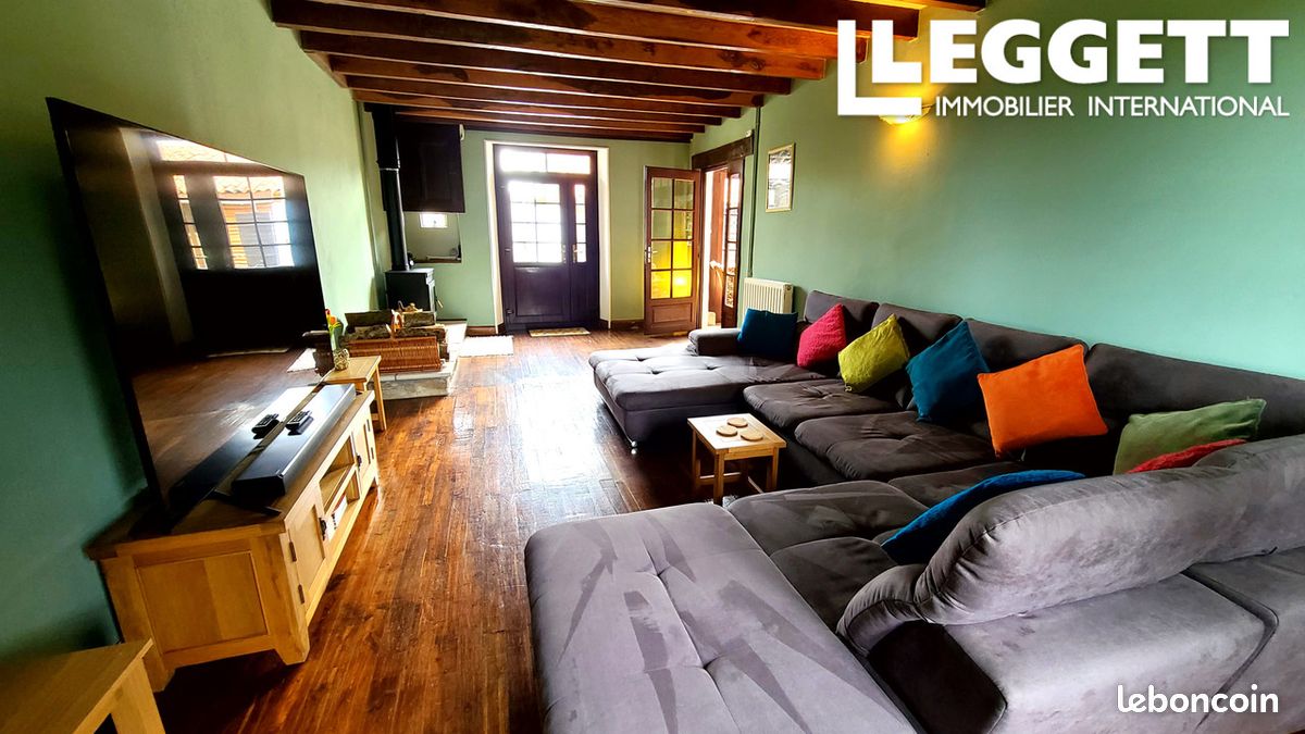 Maison 6 pièces 178 m² - Nanteuil-en-Vallée 16700 (image principale 2)