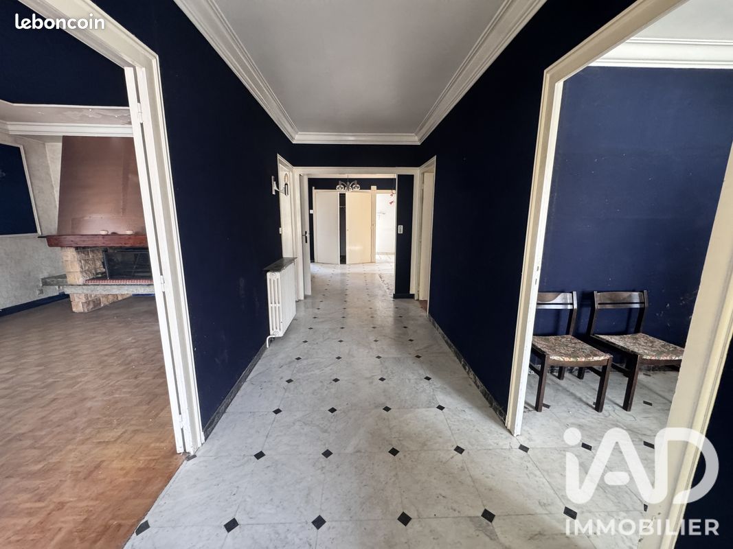 Appartement 8 pièces 128 m² · à Lyon · 128 m² · 275 000 €