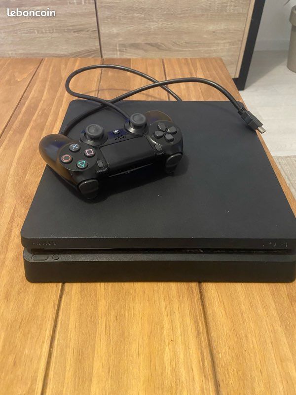 Ps4 avec manette (image 1)