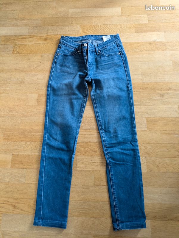 Jean Levi's (image 1)