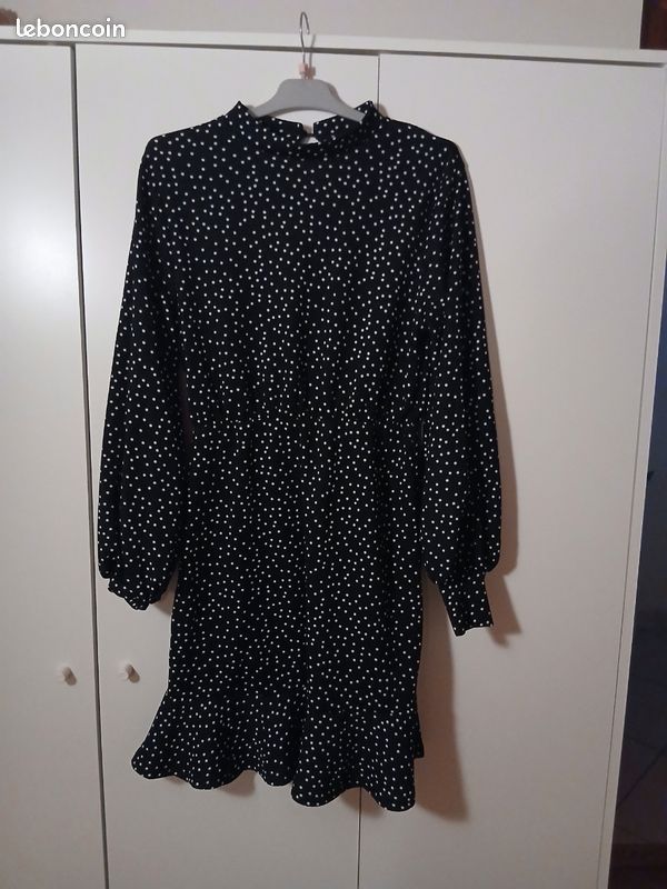 Robe (image 1)