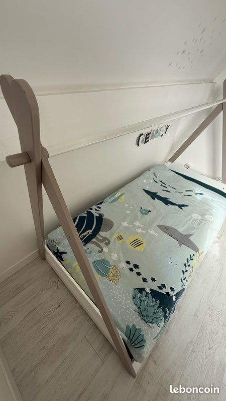 Lit enfant 90x200 + matelas, couette et draps (image 1)