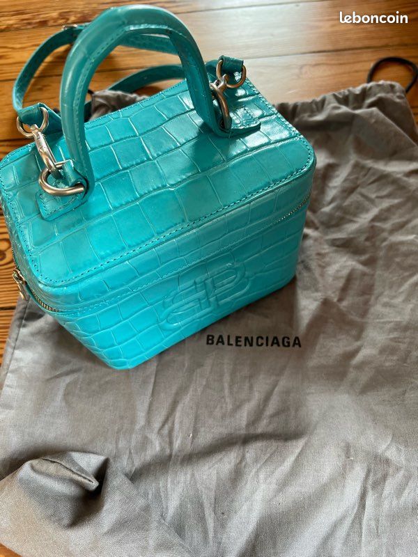 Sac bleu turquoise cuir façon crocodile Accessoires Bagagerie