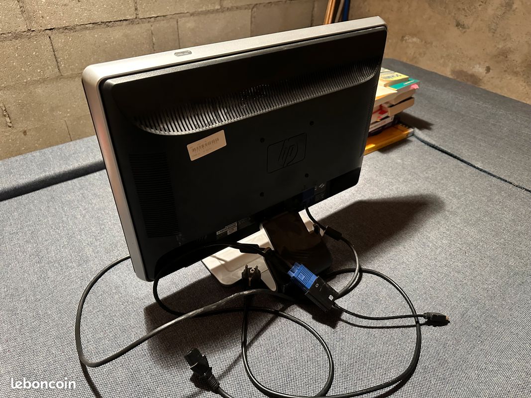 ECRAN HP 22" modèle w2216v (image 2)