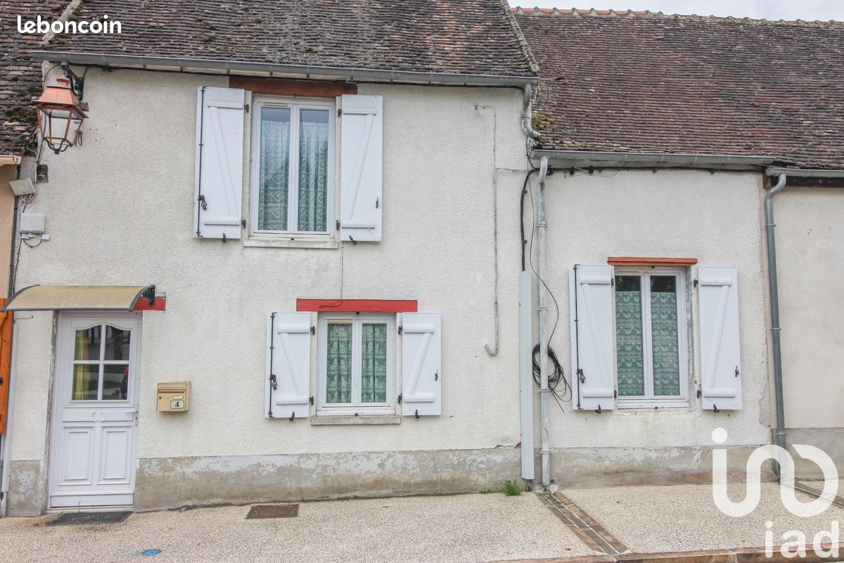 Maison 4 pièces 81 m² · à Champcevrais · 81 m² · 60 000 €
