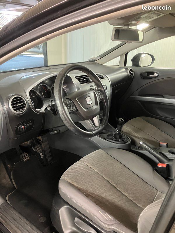 Seat Leon 1.6 TDI FAP CR 105 STYLE (image 3)