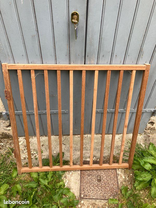 Barrière bois faite maison (image 1)
