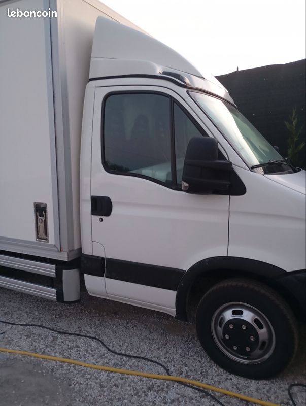 Iveco daily caisse (image 3)