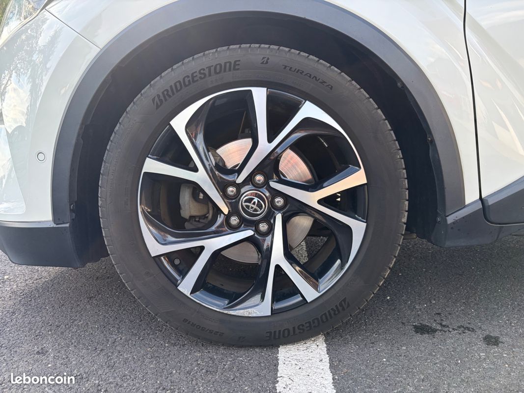 Toyota c-hr 1.8 140h full-hybrid 0.85kwh collection / camera recul (image 13)