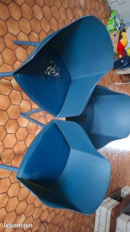 Lot 3 chaises (image 2)