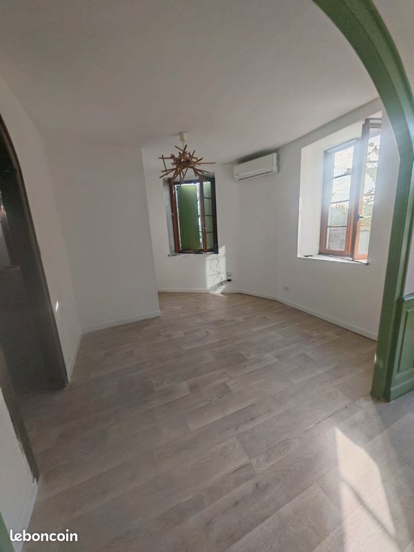 Maison 6 pièces 150 m² · à Le Chalard · 150 m² · 800 €/mois