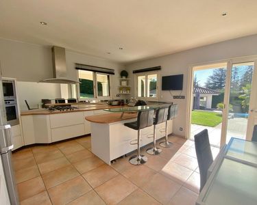 Maison 1 480 000 € - 392 m²