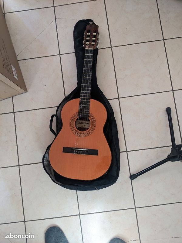 Guitare enfant (image 2)