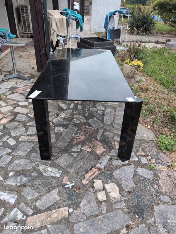 Table (image 1)
