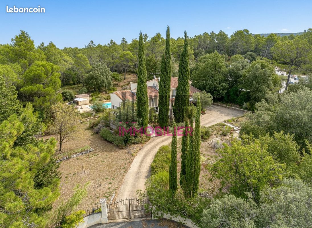 Maison 6 pièces 162 m² · à Uchaux · 162 m² · 532 000 €