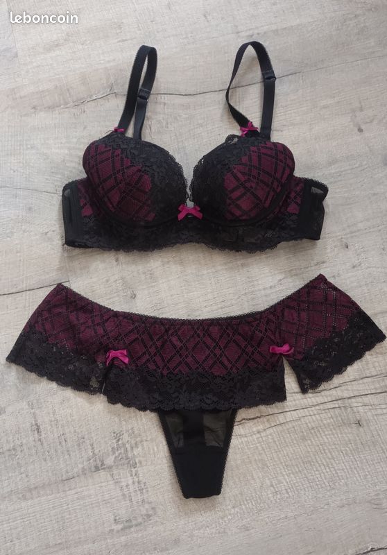 String porté avec sa video - Panty Place