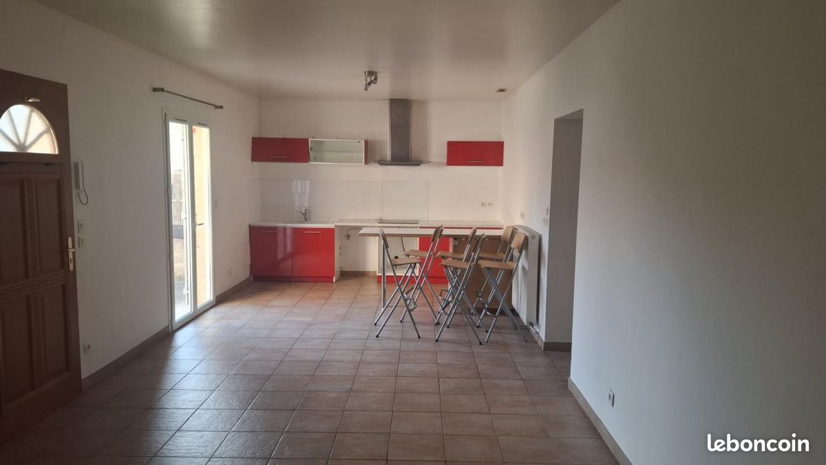 Appartement 4 pièces 135 m² · à Fareins · 135 m² · 965 €/mois