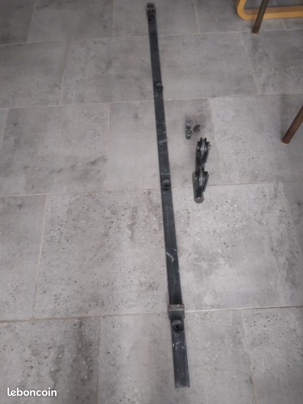 Rail coulissant en fer (image 1)