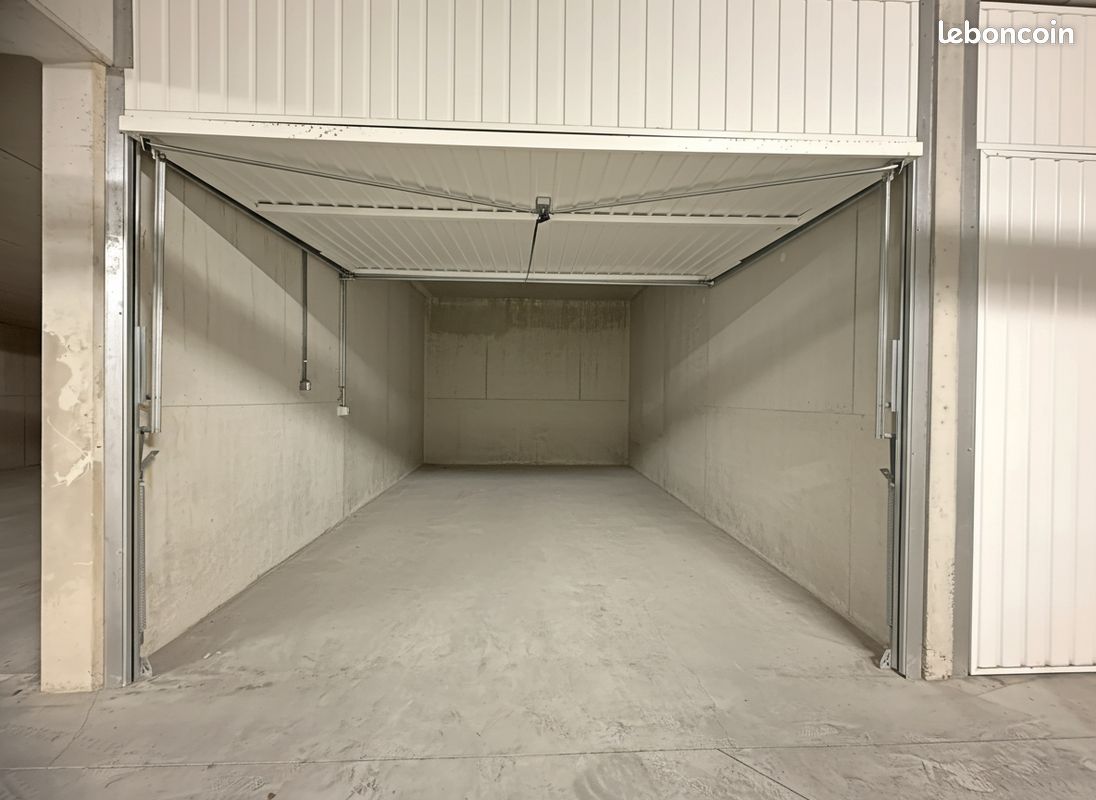 Parking 13 m² · à Aix-en-Provence · 13 m² · 36 000 €