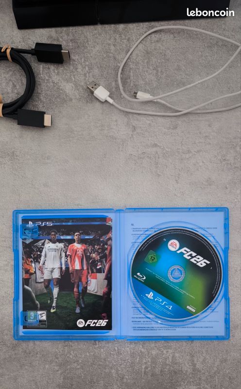 Playstation 4 + 2 manettes + FC 26 (image 5)