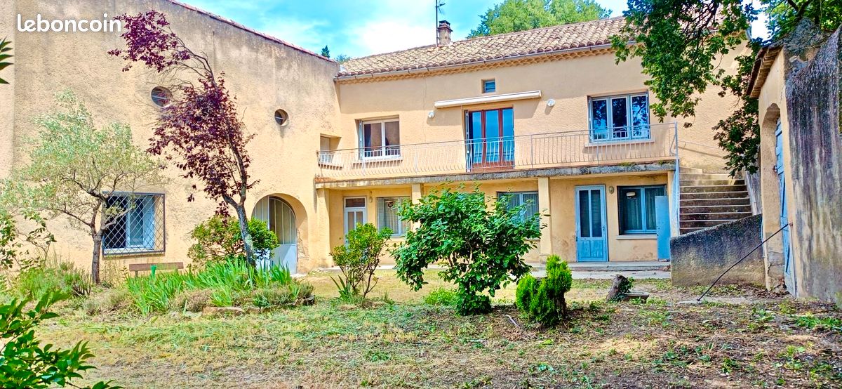 Maison 9 pièces 200 m² · à La Baume-de-Transit · 200 m² · 415 000 €
