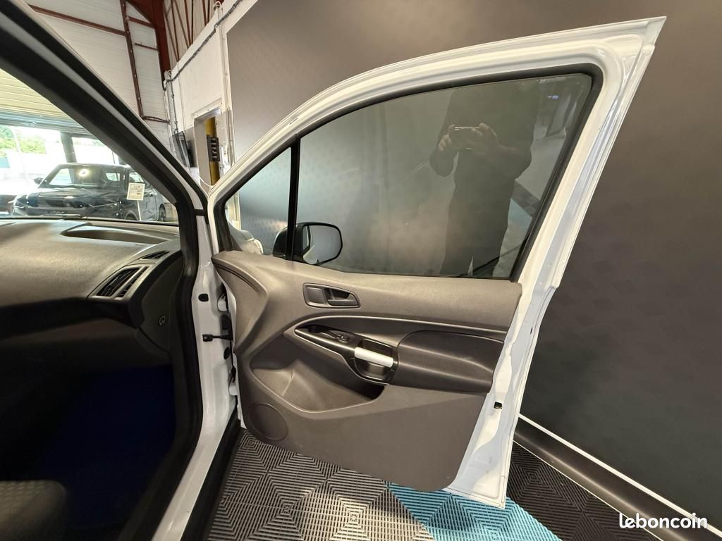 FORD TRANSIT CONNECT/TOURNEO CONNECT Transit Connect 1.5 EcoBlue - 75 CH Trend Business - GARANTIE 12 MOIS (image 17)